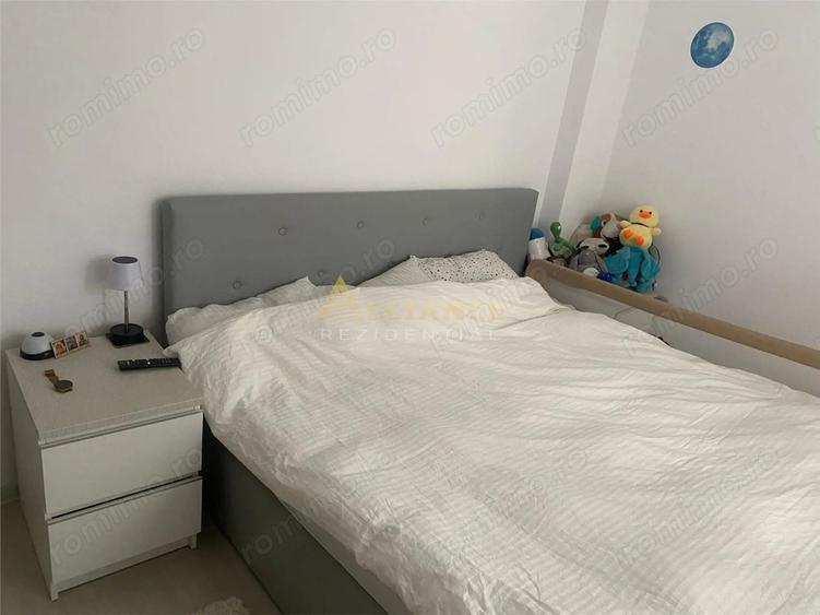 Apartament cu 3 camere, mobilat în Metalurgiei