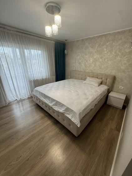 Apartament cu 3 camere decomandat în Exterior Vest