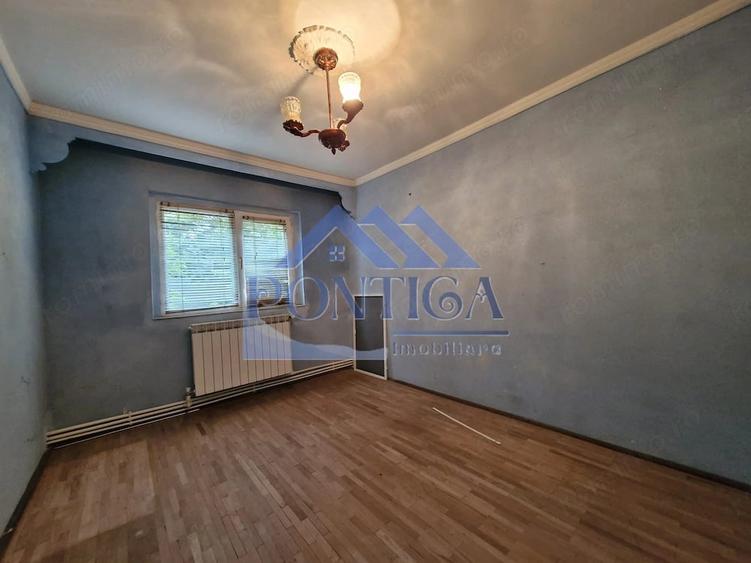 Apartament cu 3 camere decomandat în Central