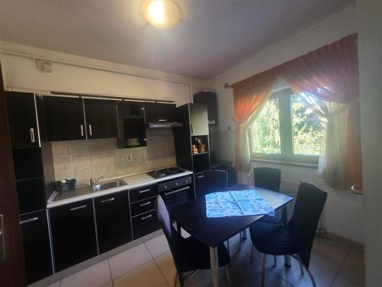 Apartament cu 2 camere decomandat în 7 Noiembrie