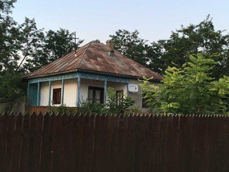 Casă cu 3 camere în Mărașu