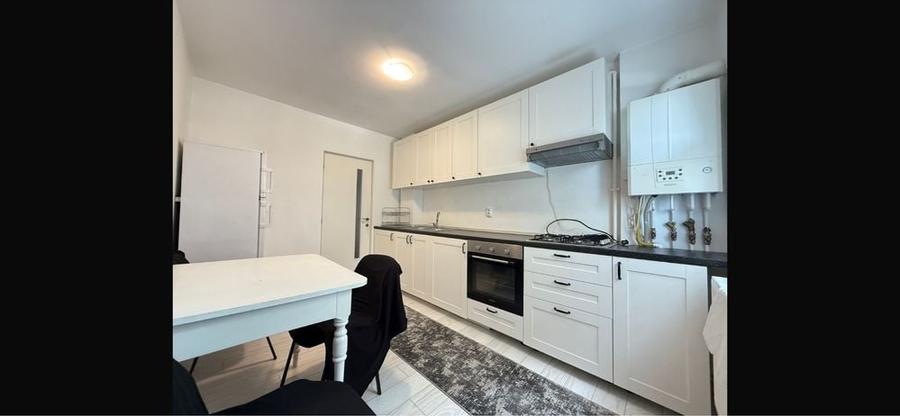 Apartament cu 4 camere decomandat în Tolstoi