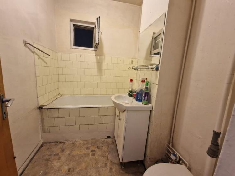 Apartament cu 4 camere decomandat în Obor