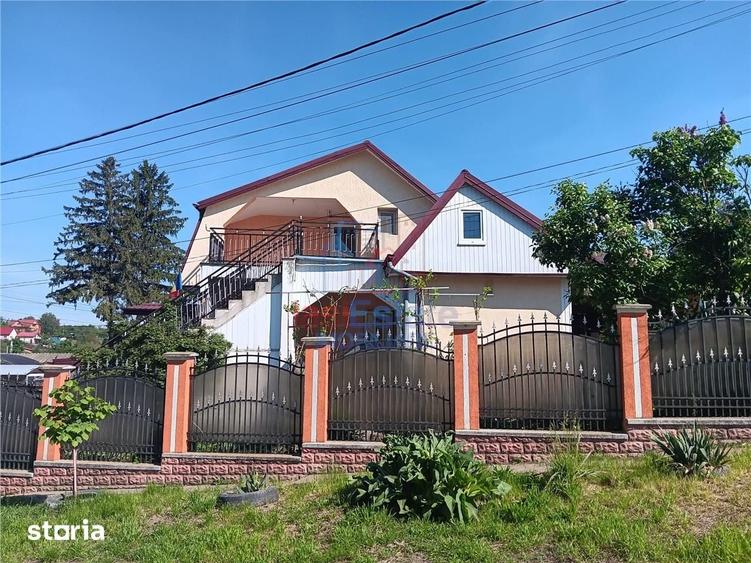 Casă cu 9 camere cu Teren 761 Mp în Popricani