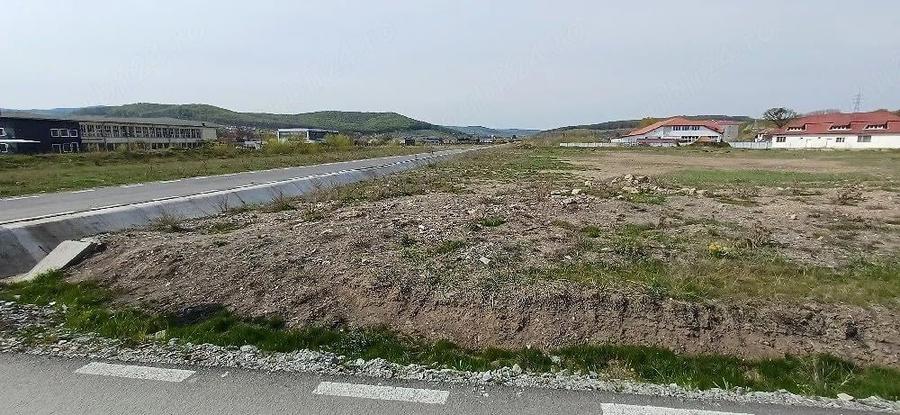 Spațiu comercial, de 496 mp, în Voivozi (Popești)