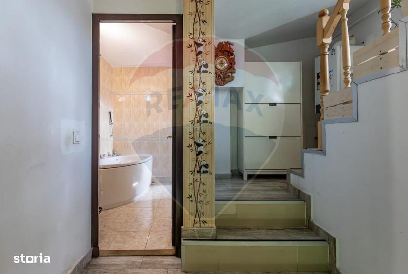 Apartament cu 3 camere decomandat în Cornișa