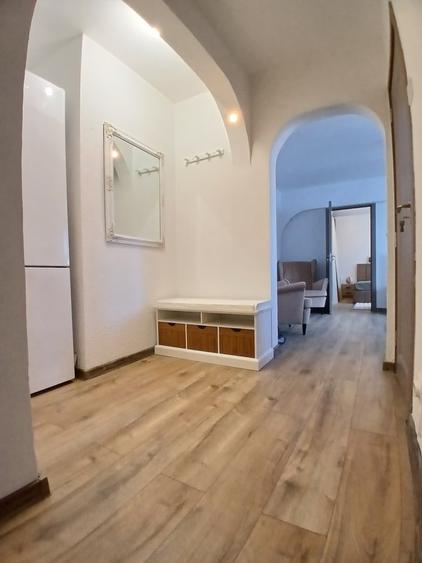 Apartament cu 2 camere semidecomandat în Cantemir