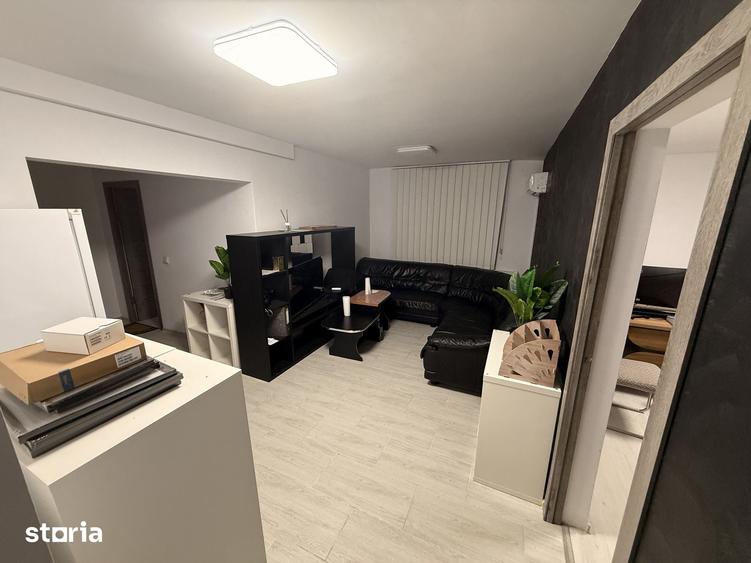 Apartament cu 5 camere în Micro 3