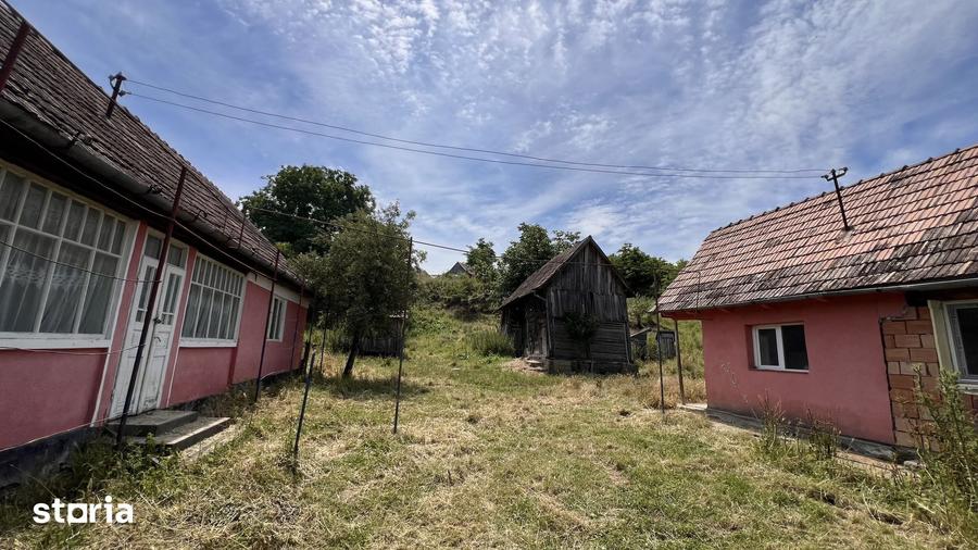 Casă cu 4 camere cu Teren 2475 Mp în Cucerdea