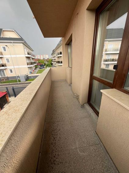 Apartament cu 2 camere decomandat în Tractorul