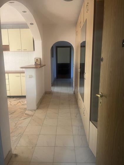 Apartament cu 4 camere decomandat în Panduri