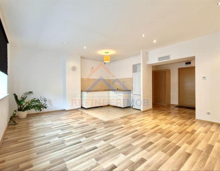 Apartament cu 3 camere decomandat, mobilat în Vitan-Bârzești