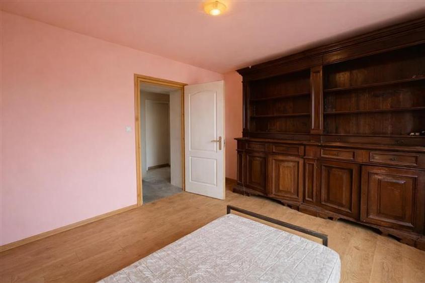 Casă individuală cu 3 camere cu Teren 2700 Mp în Sânmărghita