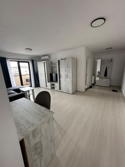 Apartament cu 2 camere semidecomandat în Viilor