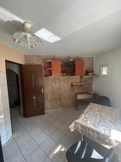 Apartament cu 2 camere decomandat în Craiovița Nouă