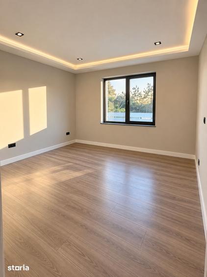 Casă cu 4 camere cu Teren 350 Mp în Domnești