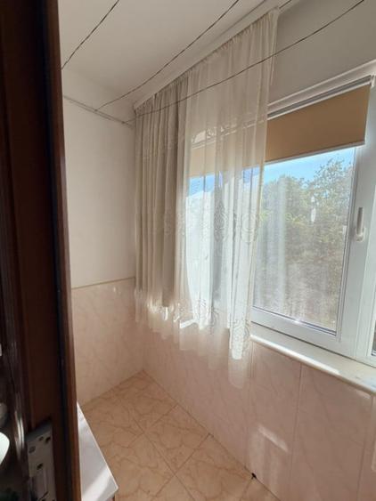 Apartament cu 3 camere semidecomandat în Casa de Cultură