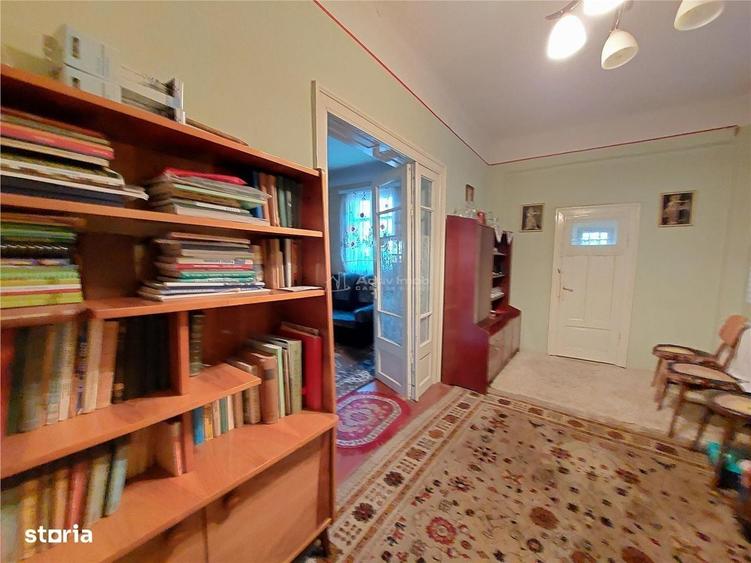 Casă cu 4 camere în Zorești