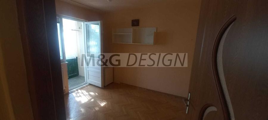 Apartament cu 3 camere semidecomandat în Circumvalațiunii