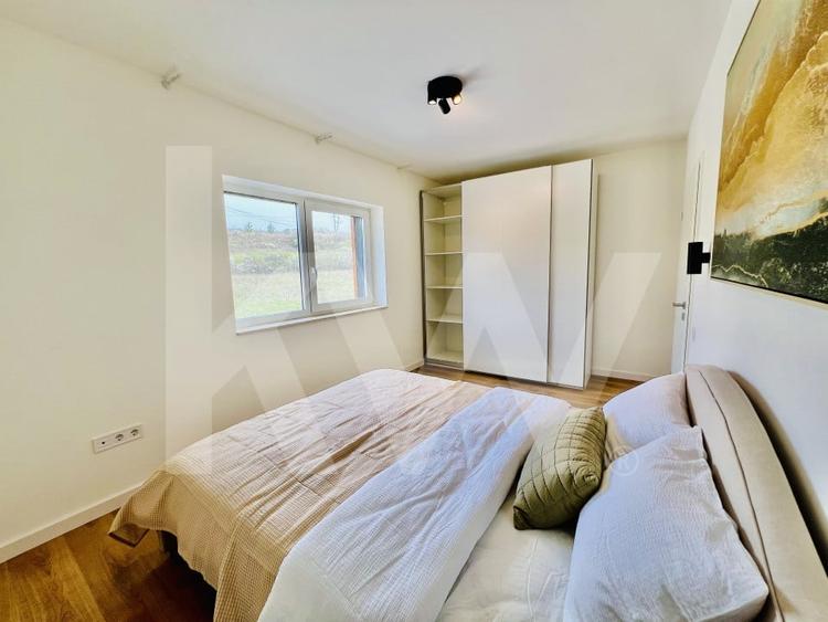 Apartament cu 4 camere decomandat în Cristian