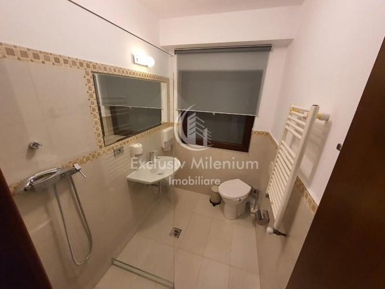 Casă individuală cu 8 camere cu Canalizare în Ultracentral