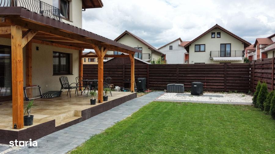 Casă cu 4 camere cu Teren 400 Mp în Central