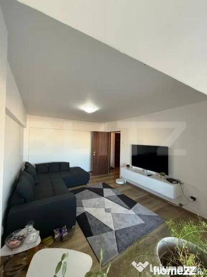 Apartament cu 2 camere decomandat în Democrației