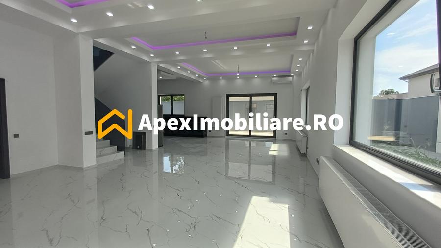 Casă individuală cu 7 camere cu Canalizare în Pipera