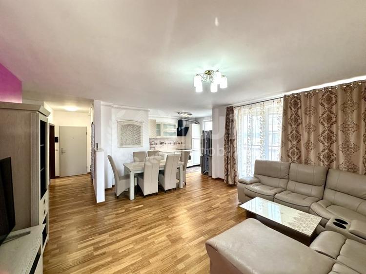 Apartament cu 3 camere semidecomandat, mobilat în Andrei Mureșanu