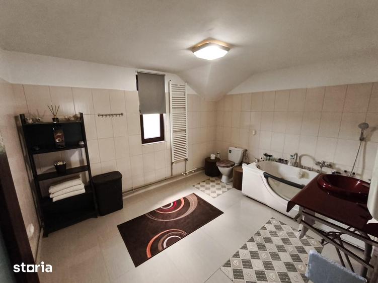 Casă cu 5 camere cu Teren 600 Mp în Ciolpani