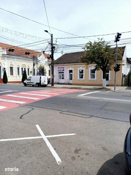 Spațiu comercial, de 120 mp, în Central