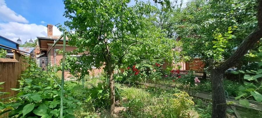 Casă individuală cu 4 camere cu Canalizare în Central