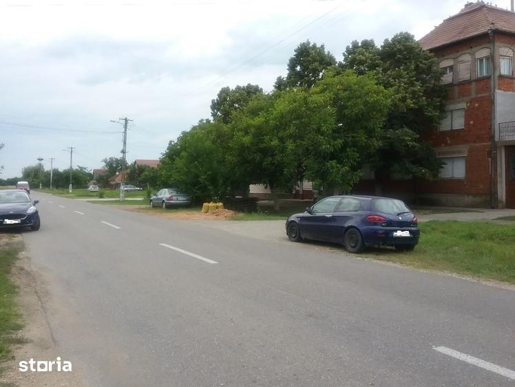Casă cu 3 camere cu Teren 985 Mp în Pâncota