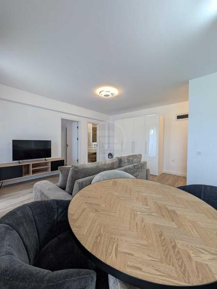 Apartament cu 2 camere semidecomandat în Florești