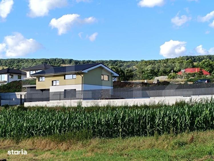 Casă cu 4 camere cu Teren 630 Mp în Sava