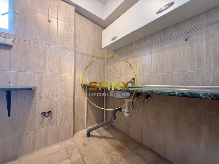 Apartament cu 4 camere decomandat în P-ța Romană