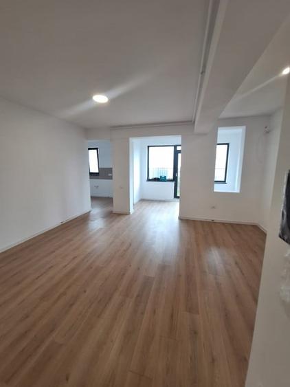 Birou, de 55 mp, în Tomis III