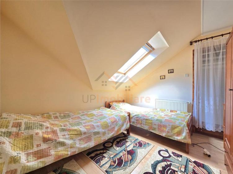 Casă cu 6 camere cu Teren 1761 Mp în Izlaz