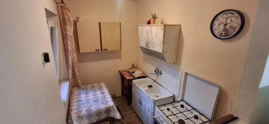 Garsonieră decomandată în Central