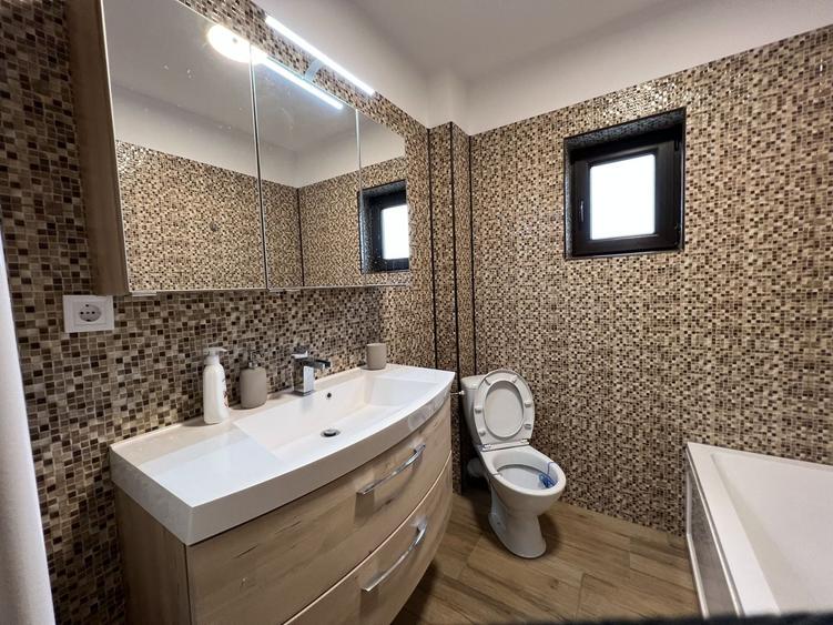 Casă individuală cu 3 camere cu Canalizare în Ștefăneștii de Jos