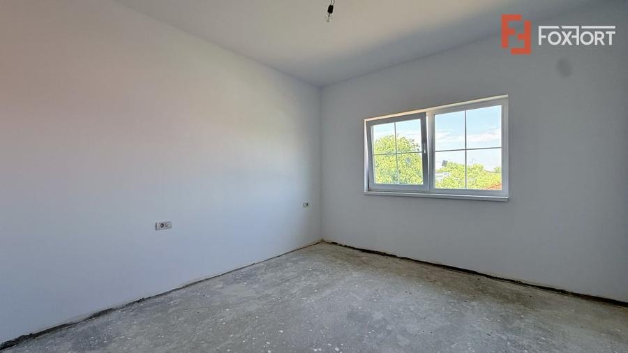 Duplex cu 5 camere cu Canalizare în Moșnița Veche