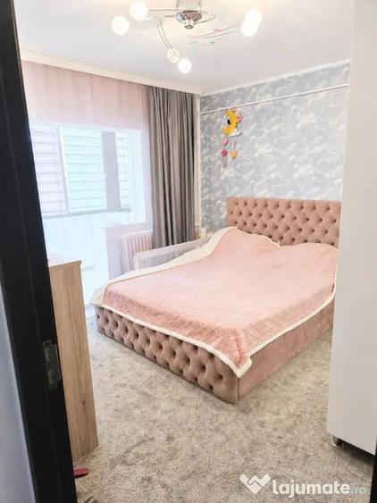 Apartament cu 2 camere decomandat în Trocadero