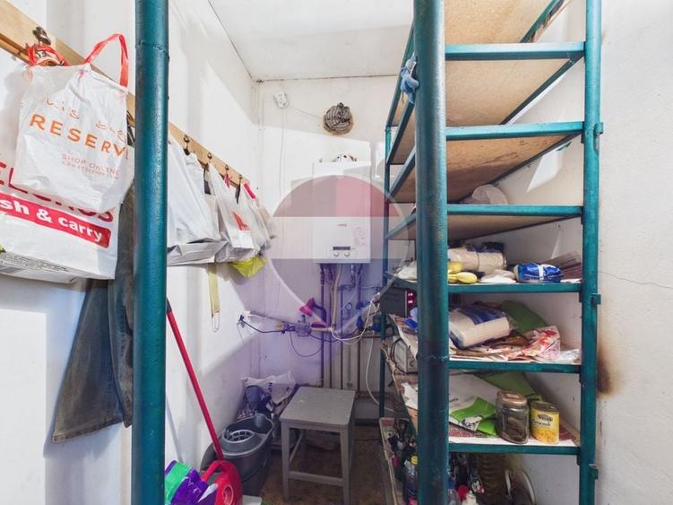 Casă individuală cu 6 camere cu Teren 2208.6398925781 Mp în Breaza de Jos