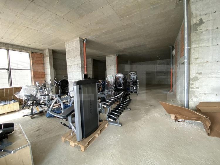 Spațiu comercial, de 314.29998779297 mp, în Exterior Sud