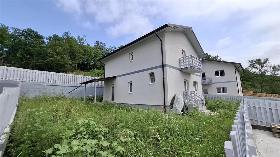 Casă individuală cu 4 camere cu Canalizare în Valea Lupului
