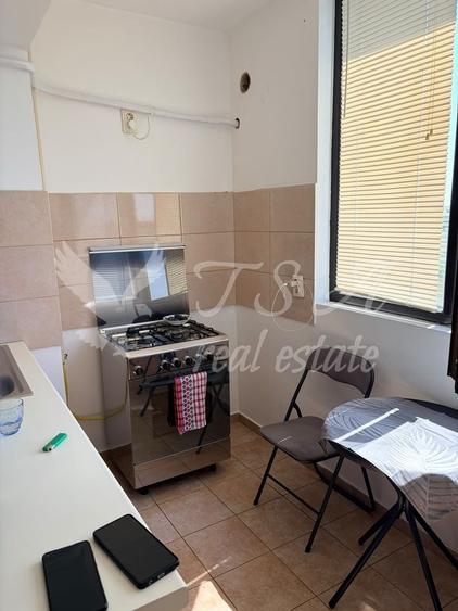 Apartament cu 2 camere semidecomandat, mobilat în Sud-Vest
