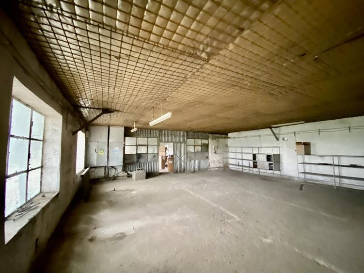 Spațiu industrial, de 2,500 mp, în Berca
