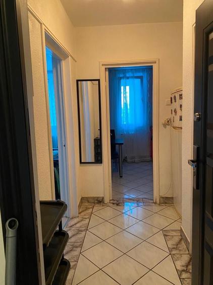 Apartament cu 2 camere semidecomandat, mobilat în Fizicienilor