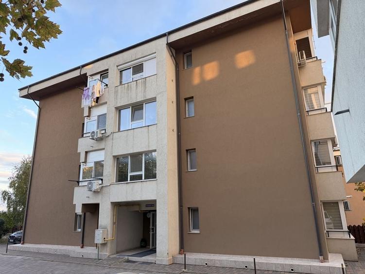Apartament cu 3 camere decomandat în Alexandru cel Bun