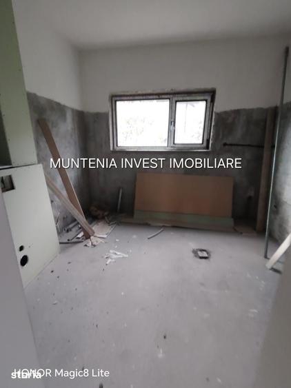 Casă cu 5 camere cu Teren 375 Mp în Central